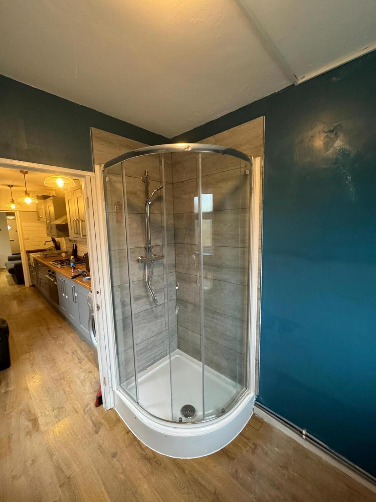 Contractors-City Centre-Parking-Sleeps 9 -Smart Tv, 2 Bathrooms! Coventry Exterior foto